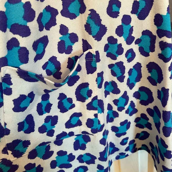 LuLaRoe Leopard Caroline Cardigan - Picture 4 of 5